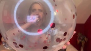 Femdom Porn SneezeGoddess – A Variety of Valentines Balloons-9