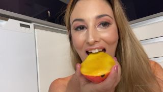 Scarlett Morgan Scarlettmorgan - there is an extra special treat in your inbox want to see me destroy this mango in the s 29-02-2020-3