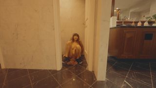 Daring Kiara Masturbating in Front of Stranger on Public Hotel Toilet-9