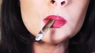 Lips Full Close-Up Sexy smoking - Abbie Cat.-7