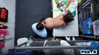 [Shoplyfter] Tiny Khloe [12.06.25] [1080p]-1