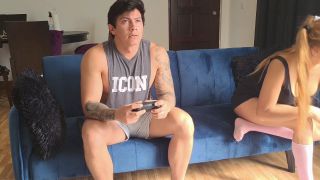 Video My Cuckold Girlfriend s Sister Gives Me a Blowjob While My Gi...-1