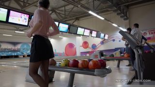 7174 Naughty Lada - Bowling-6