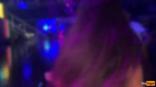 1080P Horny Girl Agreed to have Sex in a Nightclub Toilet-2