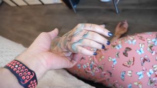 online porn video 14 GirlsGettingSleepy – Jae Lynn Needs a Nap | girlsgettingsleepy | fetish porn office femdom-2