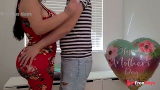 On Mothers Day My Curvy Step Mom Said Take the Condom off and Creampie in Her-1