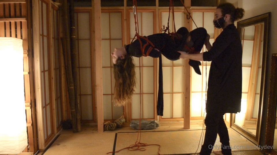 knottydevil 2020-12-15_The_first_of_two_5_minute_performances_that_my_partner_and_I.._add4 