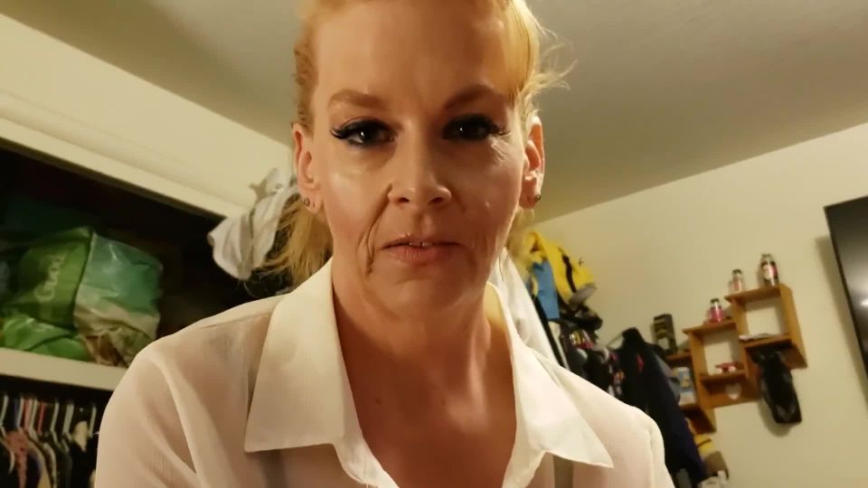 Humpin Hannah - Thick Pawg Mature Stepmom Catches Son Jerking Off W Her Sock Taboo Roleplay | humpin hannah | mature porn 