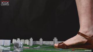 Noon Giantess - Her feet, twin thrones of death and might, Stained (Fetish porn)-3