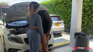 The mechanic fixes my car in exchange for letting him cum in my mouth - Juliana Rose-2