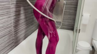 Peaky BrowniesWashing My Leggings COVERED WITH CUM In The Shower-1