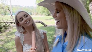 Roommates' Dare Game (Public) Candee Licious, Emilly Bellex-1