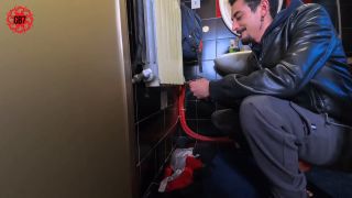 7109 The Courier and the Housewife cuckold coppiabollente7 1080p-3