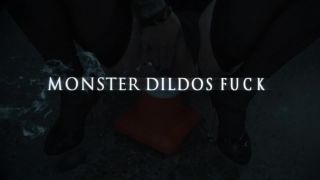 Young Girl Plays with her Big Prolapse till she Cums Sex ...-9