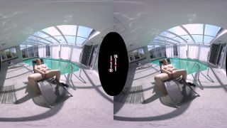 Chubby Mature Virtual Masturbating At The Pool-7