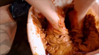 M@nyV1ds - MistressLucyXX - Peanut Butter & Jelly Foot Splosh-4