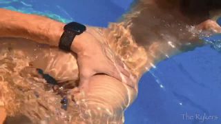 [Amateur] Getting Fucked Upside Down Under Water!-7