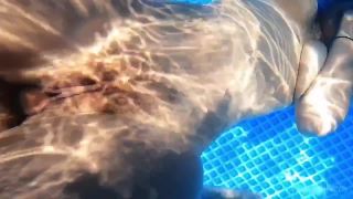 [Amateur] Getting Fucked Upside Down Under Water!-8