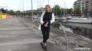 Luigia - Luigia, 36, Goes Straight To The Point - JacquieEtMichelTV, Indecentes-Voisines (FullHD 2021)-1