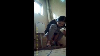 Chinese girls in the toilet III (1 video)-9