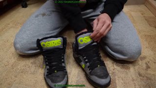 SneakerLoverAustria - wrecking fur osiris shoes with 4pair of socks, ripping sole, jerking off-6