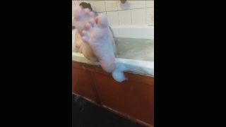 adult xxx clip 16 TattooedMilfyMama – Teasing Toes and Sudsy Feet - foot play - fetish porn janice griffith foot fetish-2