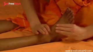 Embracing the Sultry Side of Tantra for Lesbian Couples-2