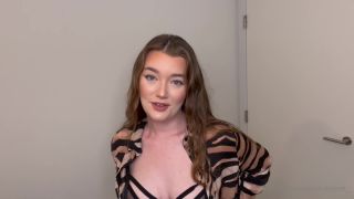 Olivia Keane Oliviakeane - its my first day at my job and ive already been reprimanded by my perverted boss 27-09-2021-5