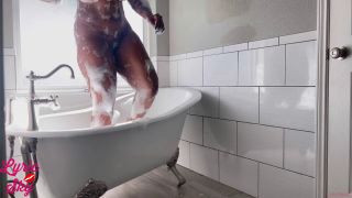 Lyric Sky - Lyric Sky Wild Dildo Masturbation and Hard Pussy Pounding-Steamy Clawfoot Tub Bubble Bath-9