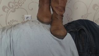[GetFreeDays.com] Kate - Living Mat dirty feet-8