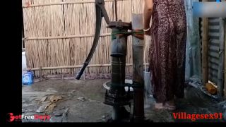 Village bhabhi outdoor sinsn in bathroom-2