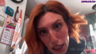  Solo Sexy Porn Elle Marz – Sis Makes You Sniff EVERYTHING Elle Marz-1