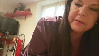 [ManyVids] Carrie Moon – Stepmom Reverse Handjob Cum On My Butt – 1080p Blowjob!-0