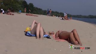 Public jerking on nude  beach-8