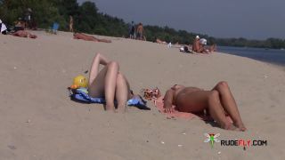 Public jerking on nude  beach-9