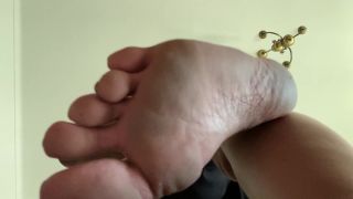 free video 26 Feetwonders – Giantess Makes The Tiny Clean Her Feet on fetish porn insect crush fetish-7