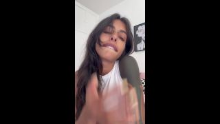 KaliGray10 KaliGray10 Shoves A Dildo Up Her Cunt Solo-2