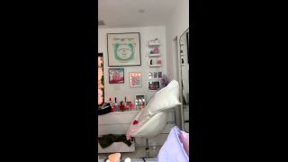 Violet Brandani EoYLbOwwEFEkOMYyiLUw5TKqUmmkrOZg-3