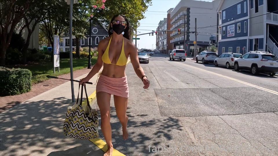 AMWednesday Exhibitionism 476609347980374016  01 476332043752452098