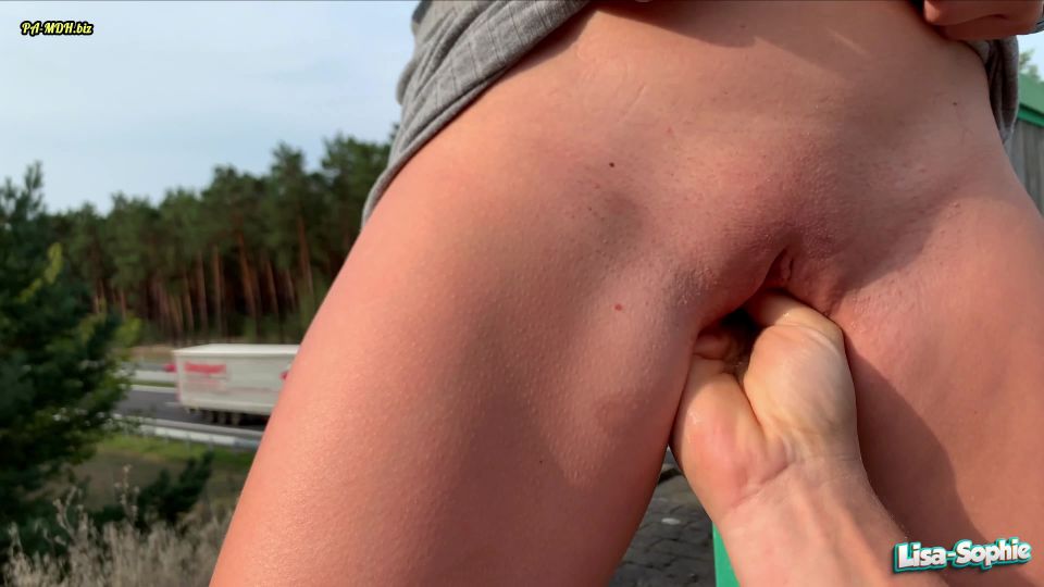 adult xxx clip 33 Lisa_Sophie - VERSENKT - Public Fist auf der Autobahnbruecke  on amateur porn lyra louvel femdom