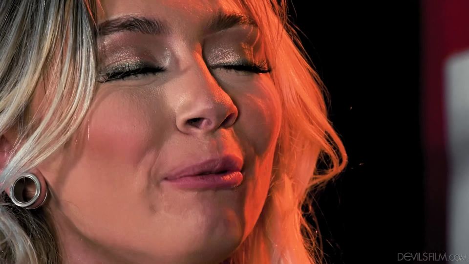 Lily Larimar 20 11 18 DevilsFilm Chloe Temple and Lily Larimar Its Okay Were Just STEP Sisters XXX 2160p