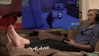 White girls feet | foot tease pov | gamer girl plays fortnite! barefoot joi-0