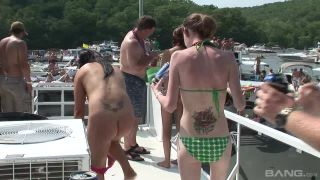 Boat Party In The Ozarks Guarantees Fully Naked Coed Fun teen -2