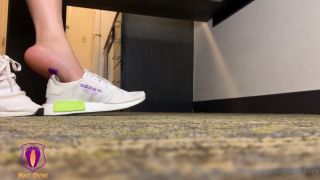 Femdom porn Macy Divine Macy Divine aka macydivine - 08-23-2024 OnlyFans Video - Take a moment to enjoy the scent of my post_workout feet after an intense gym session video-3