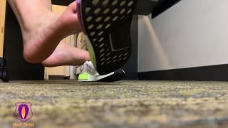 Femdom porn Macy Divine Macy Divine aka macydivine - 08-23-2024 OnlyFans Video - Take a moment to enjoy the scent of my post_workout feet after an intense gym session video-7