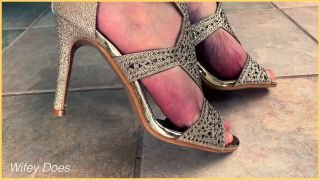 WifeyDoes - Wifey just knows how to wear her heels just right-6