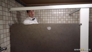 Waiter Gets Served A Big Round Ass - FullHD1080p-2