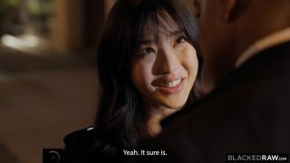 7115 BLACKEDRAW Sultry Podcaster Emiri Momota Gets a Ride and...-4
