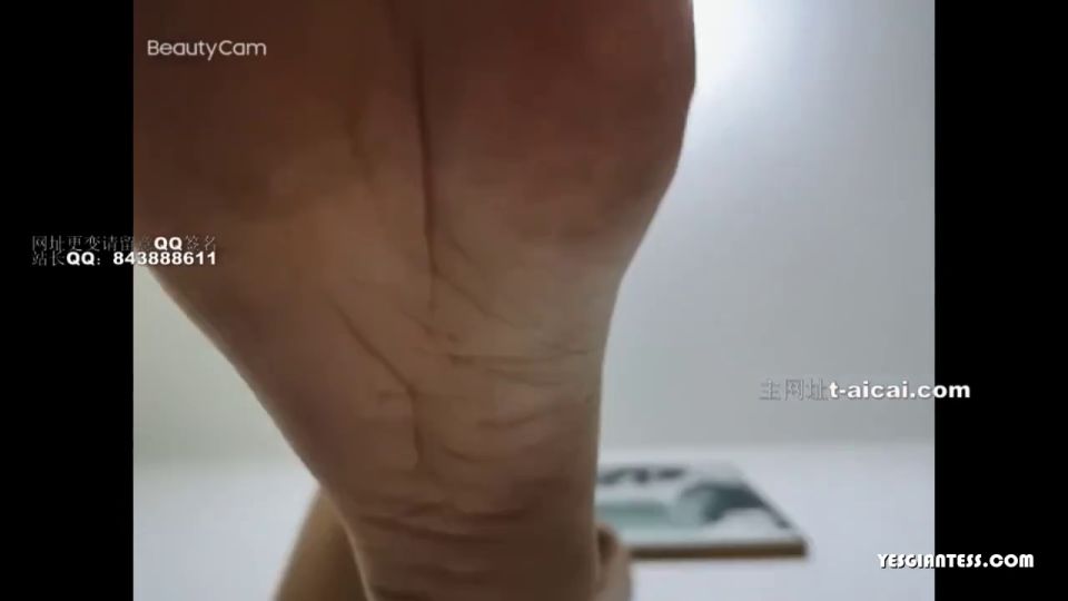 ﻿Chinese giantess - High heeled grass and beautiful Liangjia (Fetish porn)