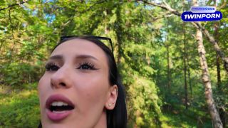 Ariana Lopes - Berry picking ended with a public rough fuck and blowjob in the woods 1080P - Brunette-2